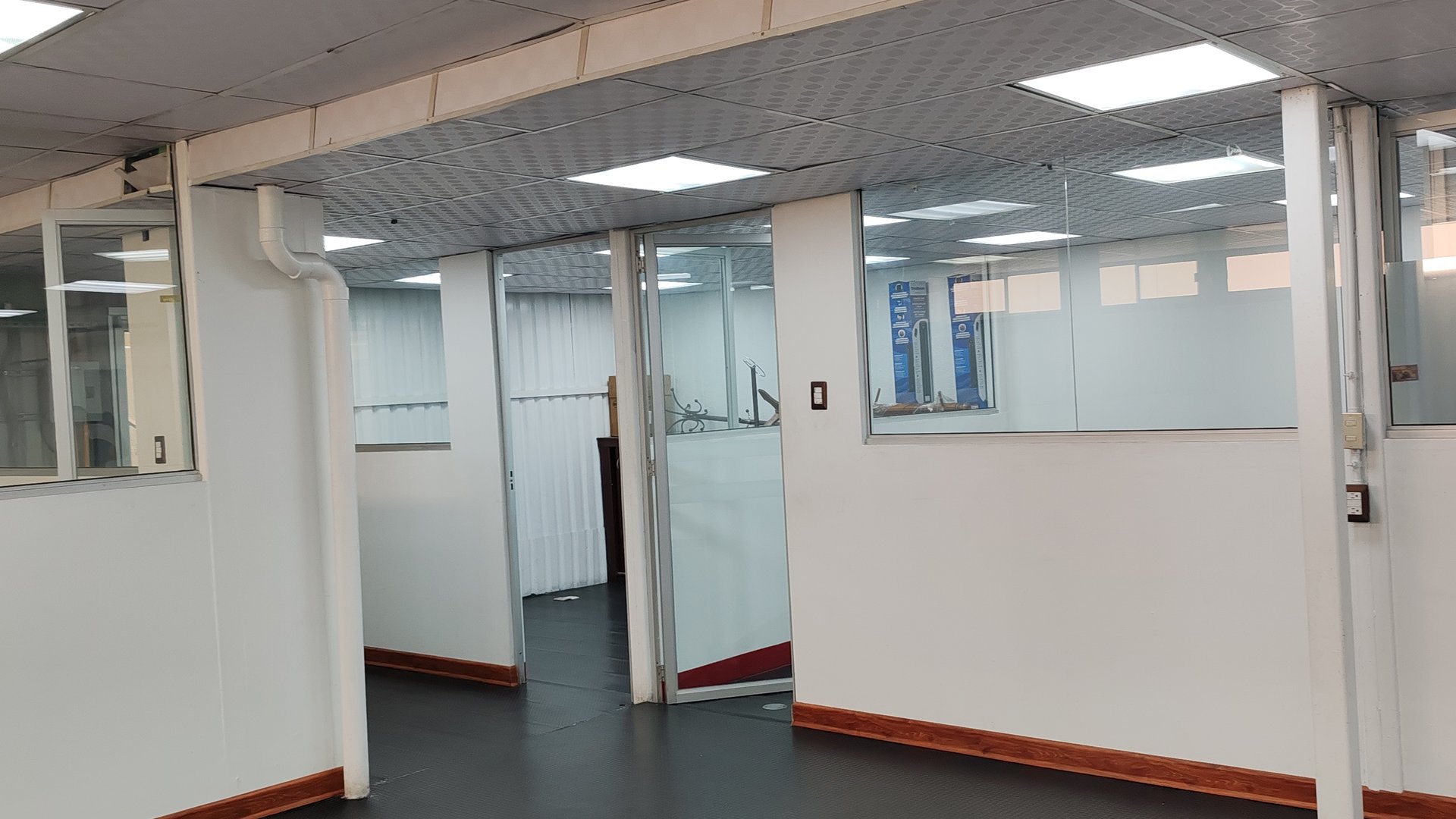 Edificio en Renta, Zona 10 (R10372) - Miniatura 8