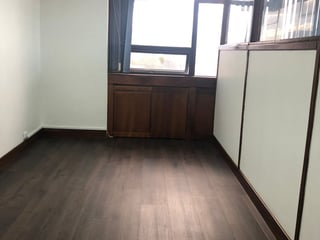 Alquiler o venta de oficina en El Edificio Reforma Montufar  - Image 7