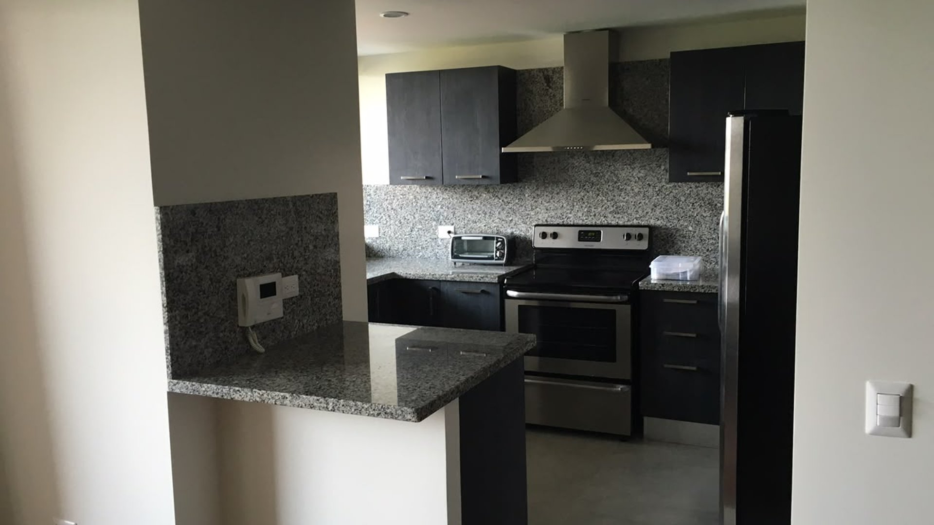 ALQUILER DE APARTAMENTO AMUEBLADO - SANTA SOFIA, ZONA 10  - Miniatura 4