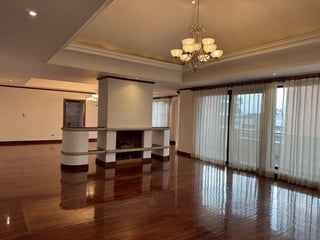 Apartamento en Venta / Alquiler Edificio , zona 10 - 4