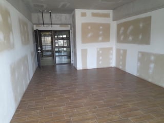 Oficina en renta, en Zona 9 - 3