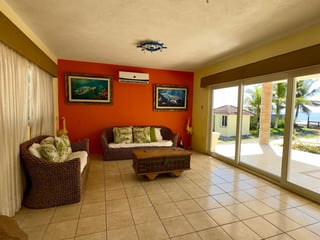 Casa Vacacional en Venta en Playa de Hawaii Monterrico - Image 9