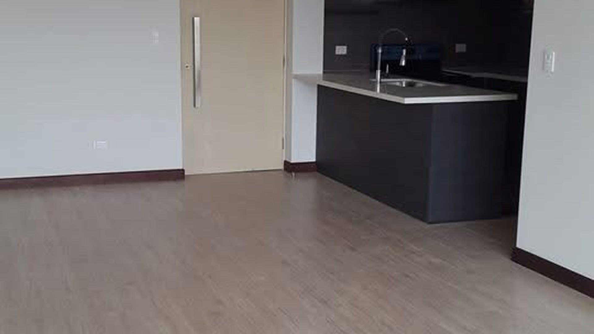 VENTA Ó ALQUILER DE CÉNTRICO APARTAMENTO - VEINTI4, ZONA 10 - Image 1
