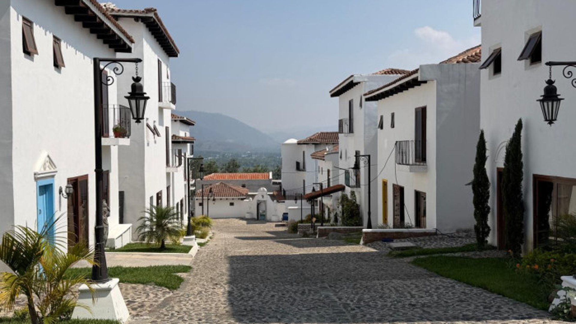 En venta casa de 4 dormitorios muy cerca de Antigua Gt