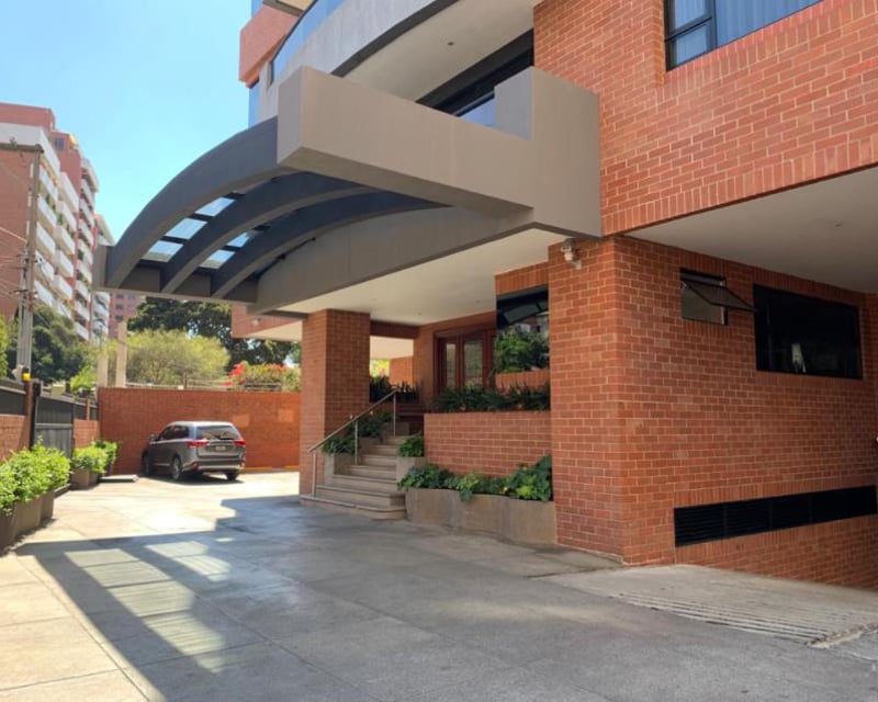 Apartamento amueblado en alquiler Altos de Santa Clara zona 10