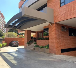 Apartamento amueblado en alquiler Altos de Santa Clara zona 10