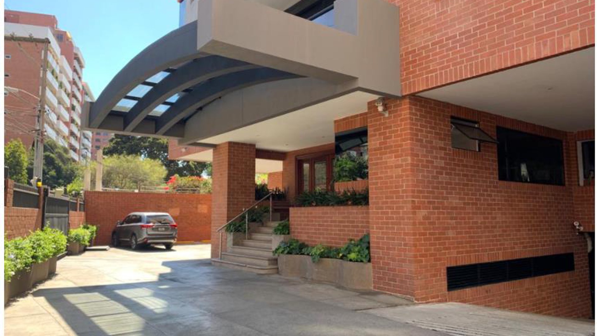 Apartamento amueblado en alquiler Altos de Santa Clara zona 10