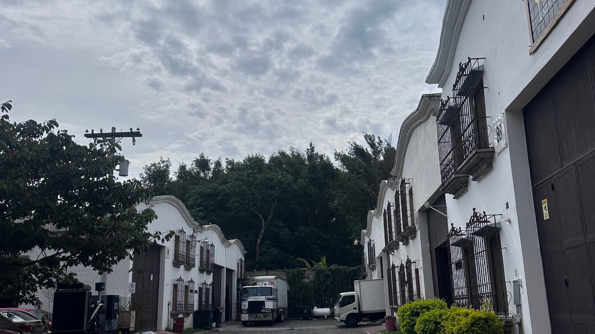 BODEGA CON SEGURIDAD EN RENTA CERCA DEL PANORAMA, ANTIGUA GUATEMALA
