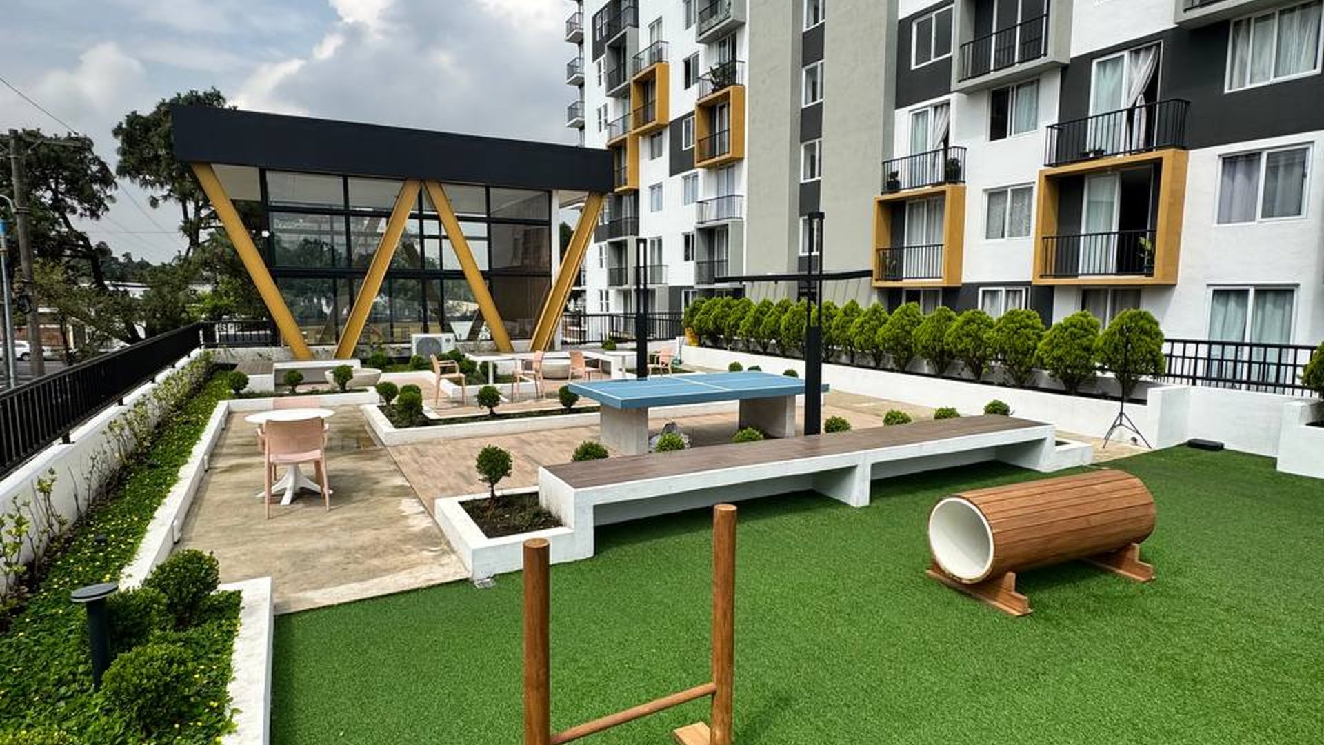 Apartamento en renta en Edificio Esenta zona 12 - Miniatura 9