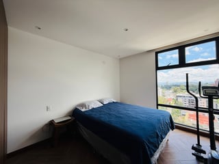 Venta de Hermoso Apartamento - Ikaria, Zona 15 - Image 11