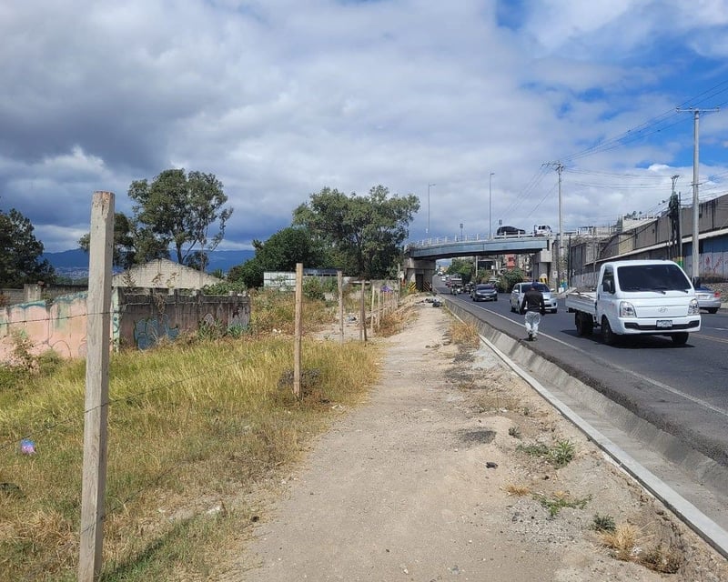 TERRENO COMERCIAL EN VENTA — UNA MANZANA SOBRE AVENIDA PETAPA