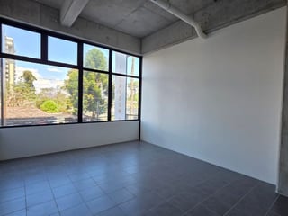 RENTA DE OFICINA EN FIAMENE ZONA 10 - 5