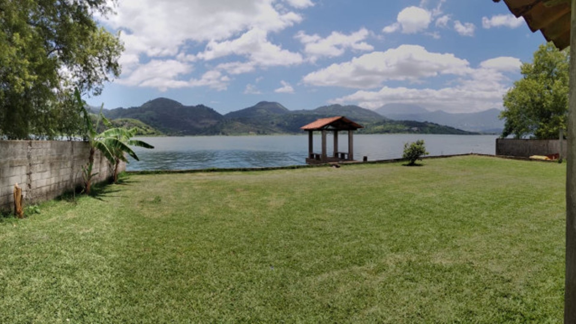 En venta casa para remodelar a orilla lago Amatitlán - Miniatura 12