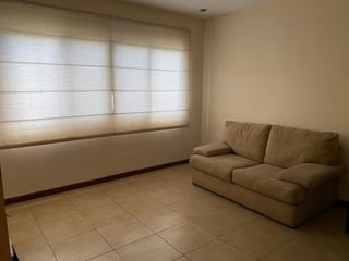Casa con pérgola en venta de 4 habitaciones en zona 16 Ref-5505 - 5