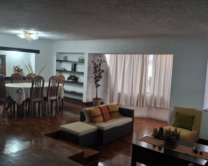 Apartamento amueblado en renta zona 10 / Las Cañas