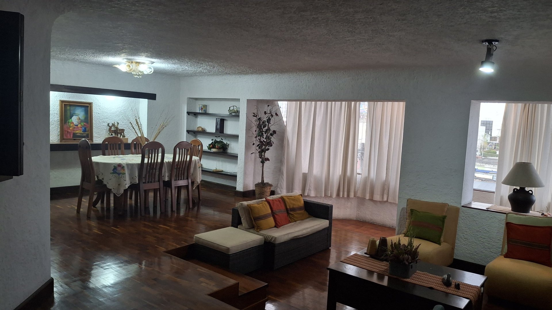 Apartamento amueblado en renta zona 10 / Las Cañas