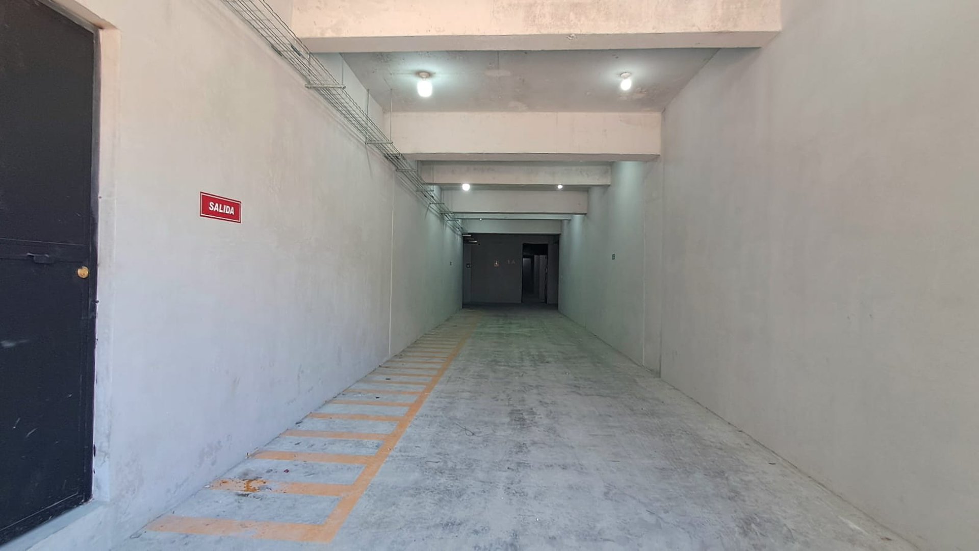 ???? BODEGAS EN RENTA – AVENIDA ELENA Y 20 CALLE | ZONA 1 - Miniatura 3