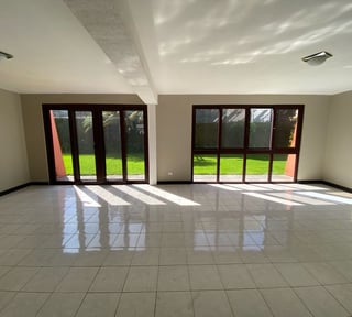 Casa de 4 habitaciones en alquiler o venta, zona 15 Vista Hermosa II