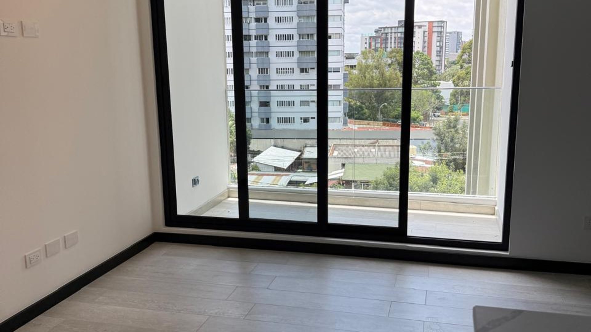 EDIFICIO VERDÚ ZONA 13 NUEVO APARTAMENTO RENTA - 1 HABITACION - Miniatura 7