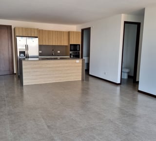 APARTAMENTO EN ALQUILER EN ZONA 15 SAN LAZARO