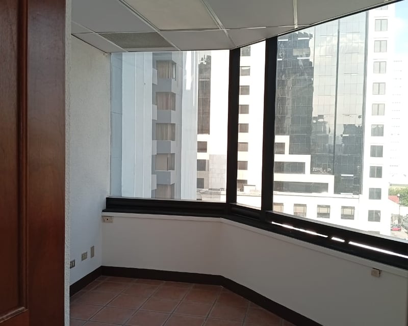Oficina en Alquiler Edificio Murano Center, zona 10 N8