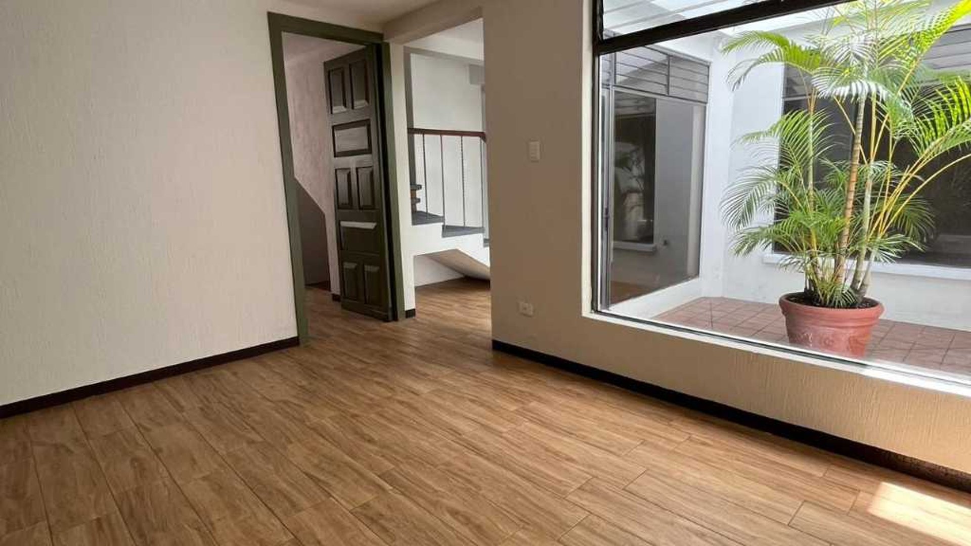 CASA EN RENTA – CONDOMINIO SAN SEBASTIÁN, AVENIDA HINCAPIÉ, ZONA 13 - Miniatura 5