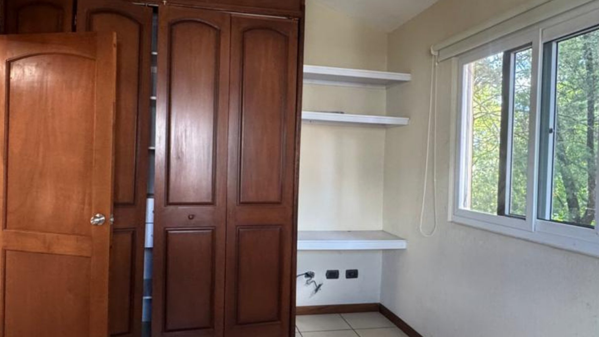 VENTA DE CASA EN VILLAS DEL NORTE, ZONA 17 - Miniatura 9