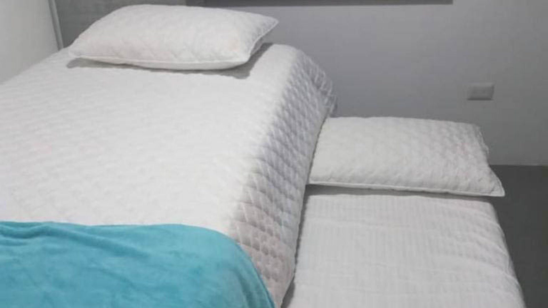APARTAMENTO AMUEBLADO EN VENTA ZONA 10 - Miniatura 3