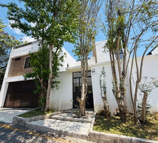 VENTA DE HERMOSAS CASAS - ARRAZOLA 1, KM 17.5 CES