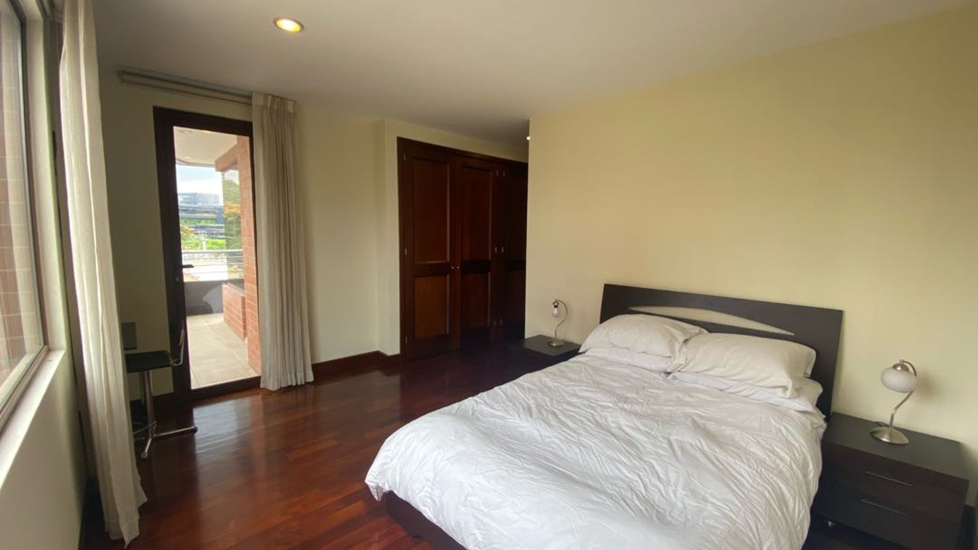 Apartamento amueblado de 2 hab en alquiler Santa María zona 10 - Miniatura 13