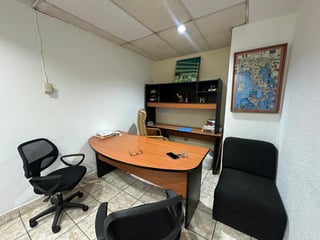 OFICINA EN DIFICIO TORRE CRISTAL ZONA 9 - 5
