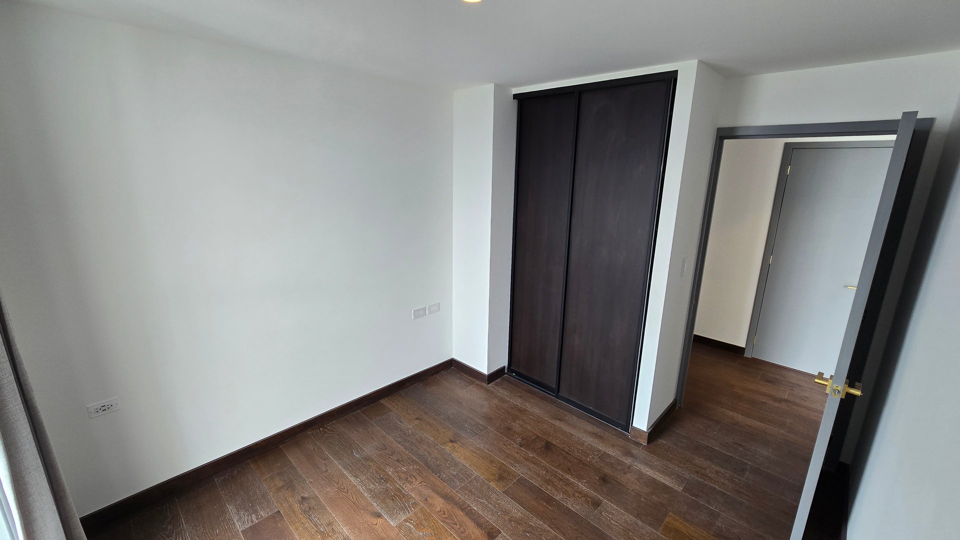 Moderno Apartamento en Renta | Zona 10, Ciudad de Guatemala - Miniatura 7