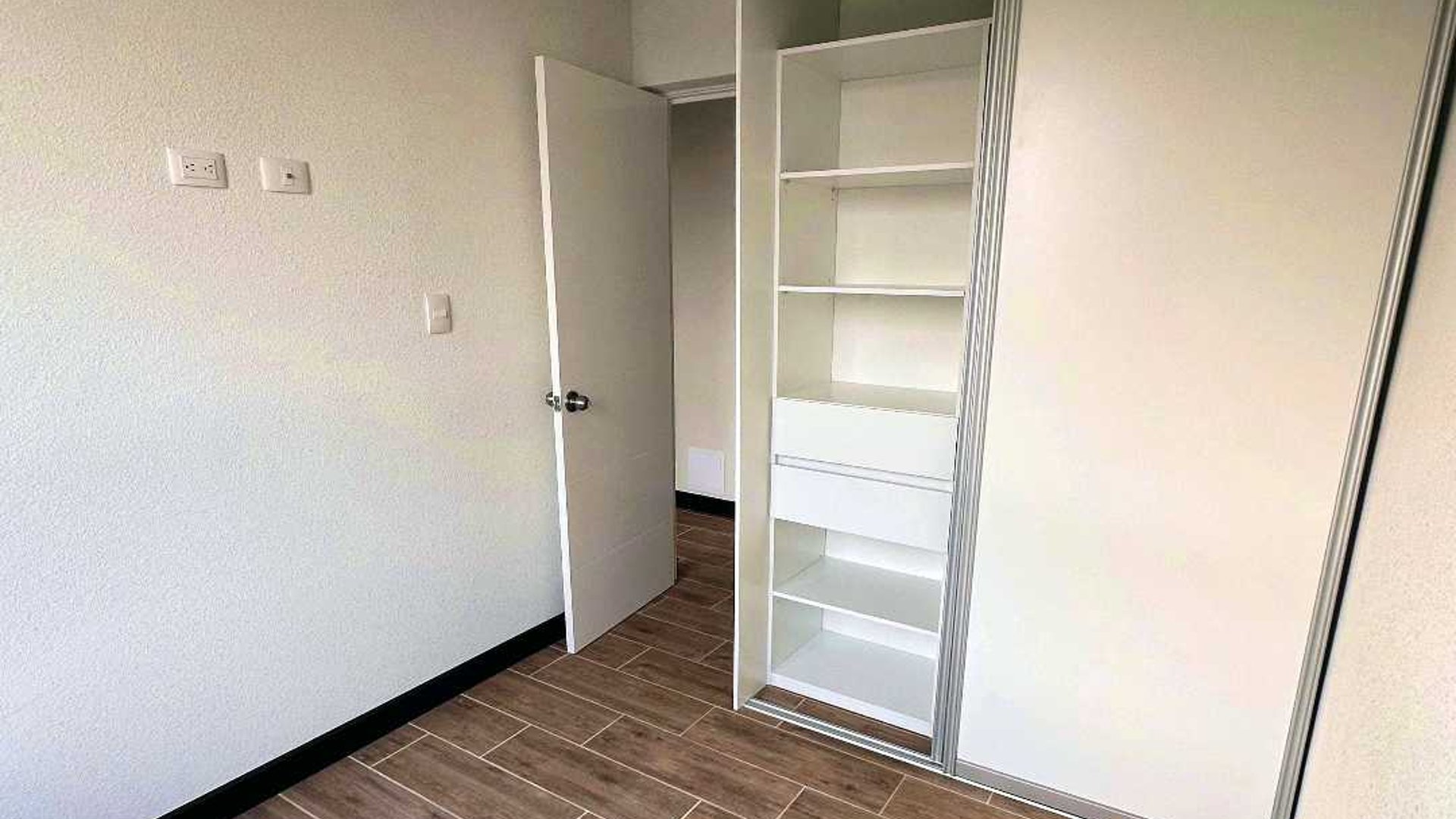 APARTAMENTO EN ALQUILER????Edificio ALAIA, Zona 5 Villa Nueva - Miniatura 6