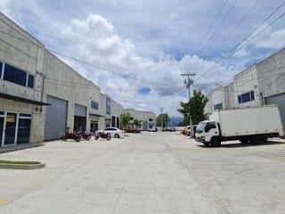 Bodegas en venta para inversionista, zona 18 - Image 1