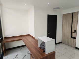 Clinica en renta en Renovati zona 10 - 4