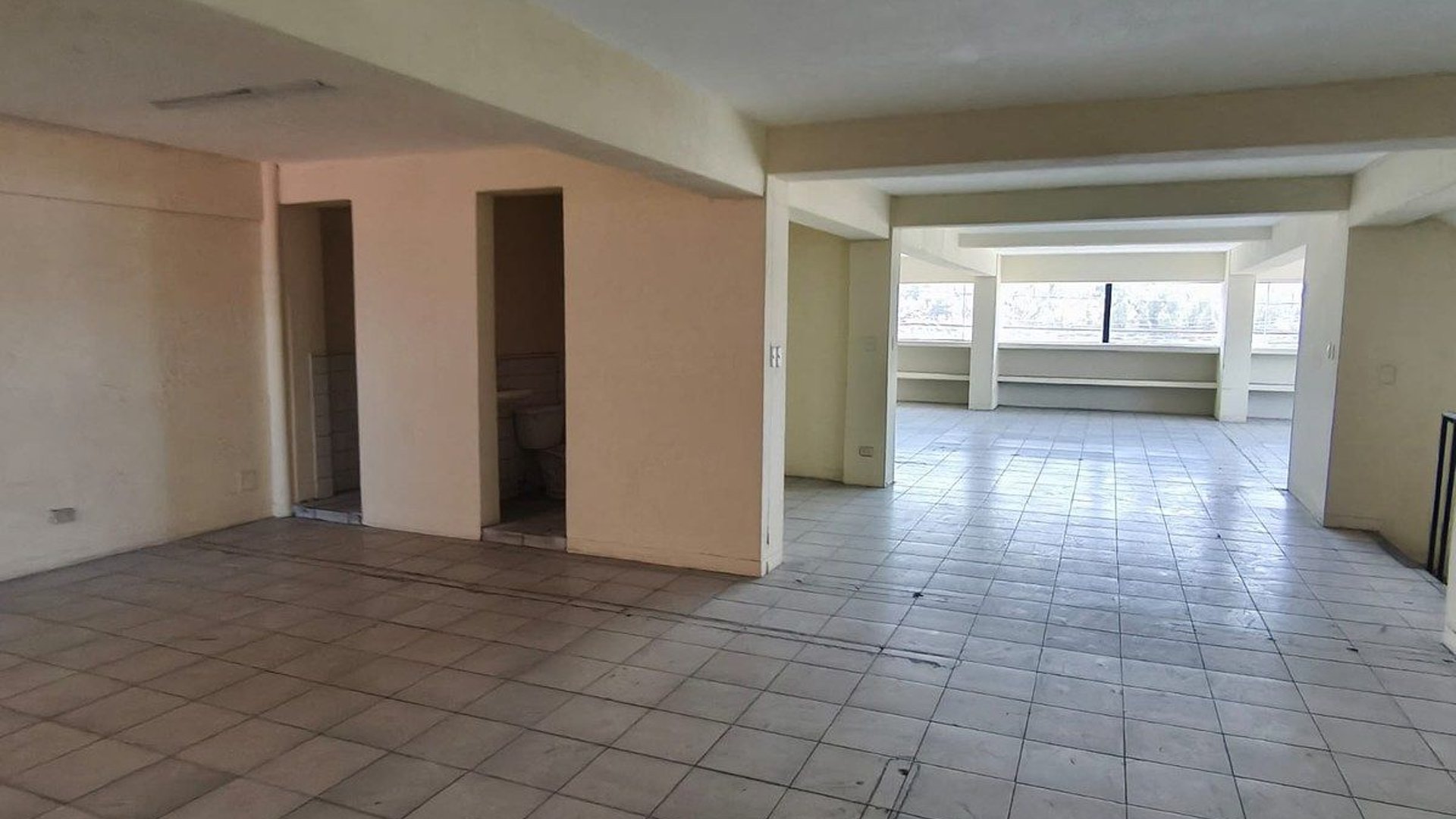 Bodega en Renta - Sobre Calzada Aguilar Batres Zona 12 - Miniatura 14