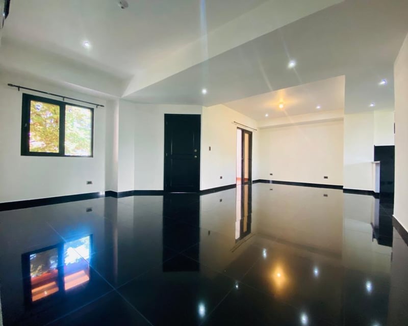 Vendo apartamento en Edificio Solaria zona 16 iniciando la Montaña