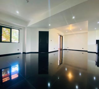 Vendo apartamento en Edificio Solaria zona 16 iniciando la Montaña