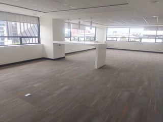 ALQUILO ZONA 10 OFICINA CENTRO EMPRESARIAL - 5