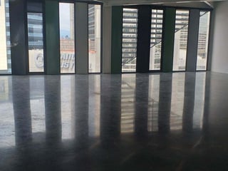 Vendo oficina de 236mt2 en zona 4. $464,306 - Image 4