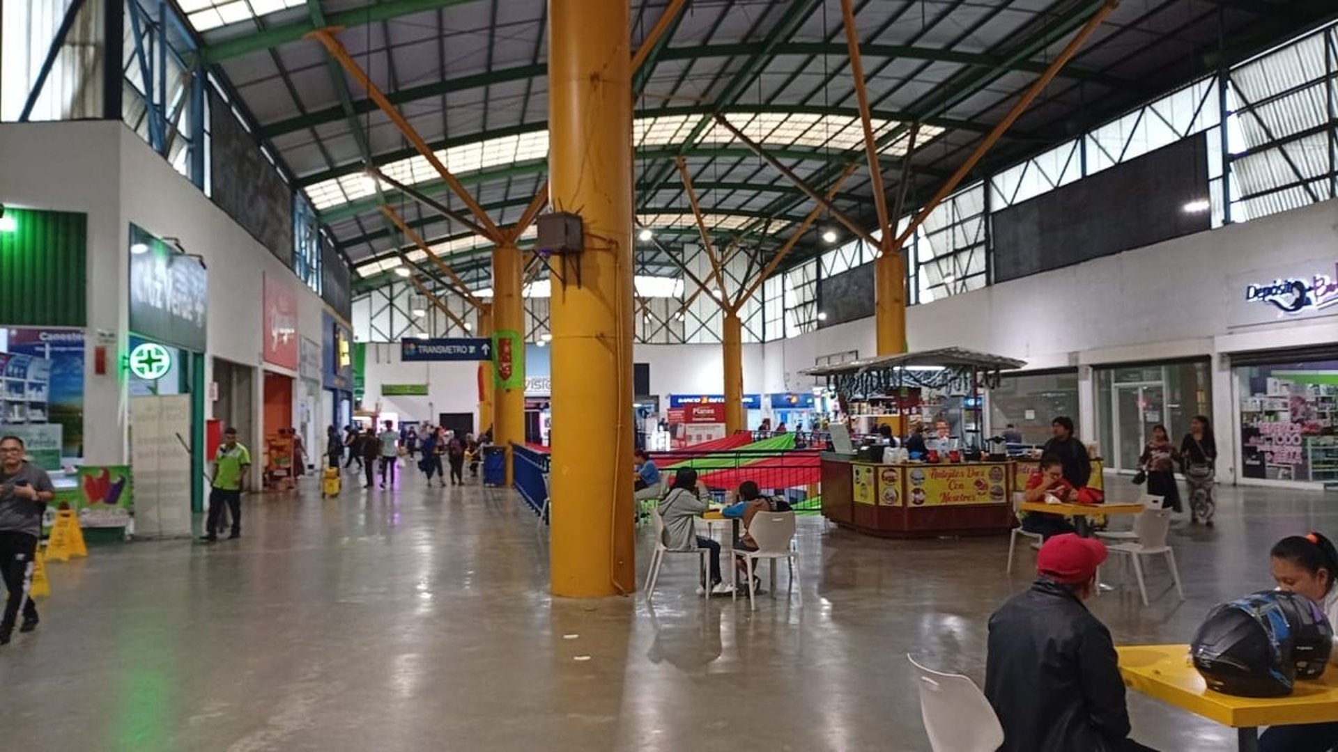 Locales comerciales en renta – Centrasur / CENMA, zona 12