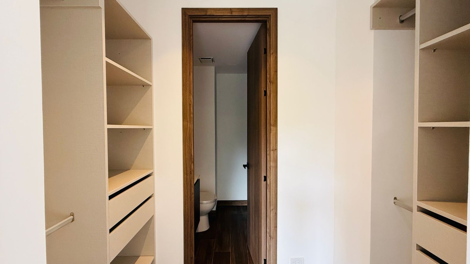 ALQUILER DE CÉNTRICO APARTAMENTO - VILA QUINCE, ZONA 15 - Miniatura 7