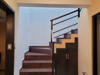 CASA EN VENTA EN HACIENDA REAL ZONA 16 - 2