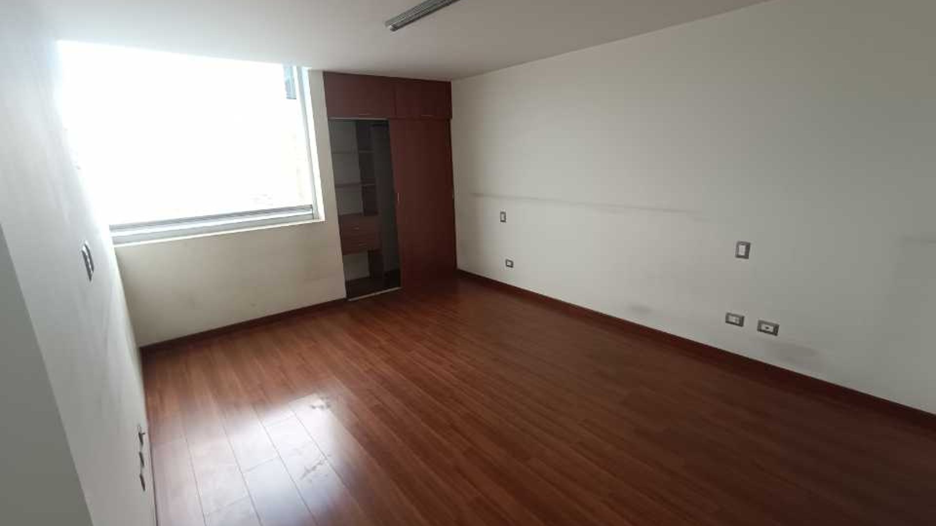 Venta de apartamento de 3 habitaciones Las Gemas zona 11 - Miniatura 16