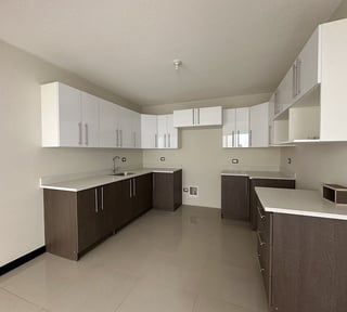 Casa en Venta Hacienda Real, zona 16