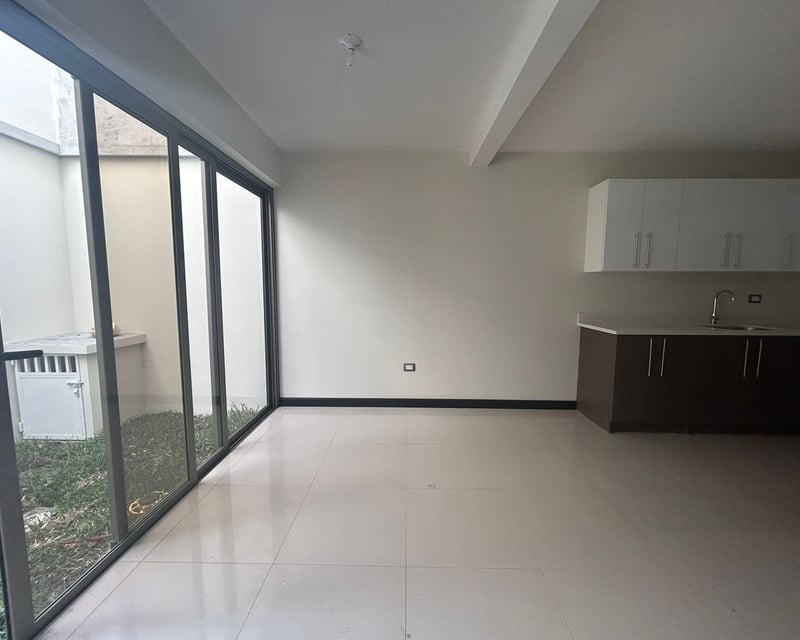 HACIENDA REAL / Casa en Venta zona 16
