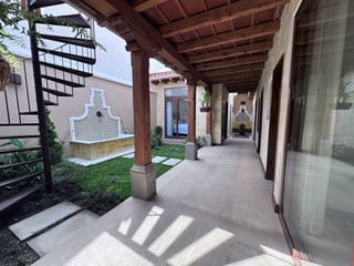 House for Sale: 3-Bedroom with Garden & Pool in Alotenango - $438,014.69 - 5