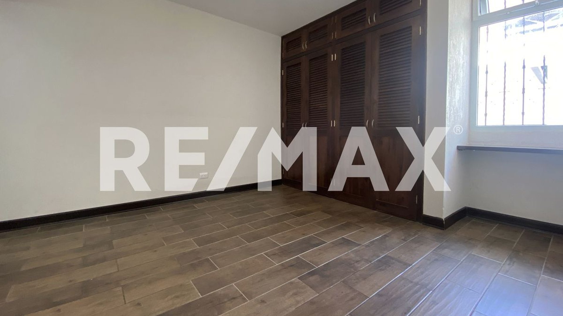 Apartamento Renta | Zona 16 | Residenciales San Carlos - Miniatura 10