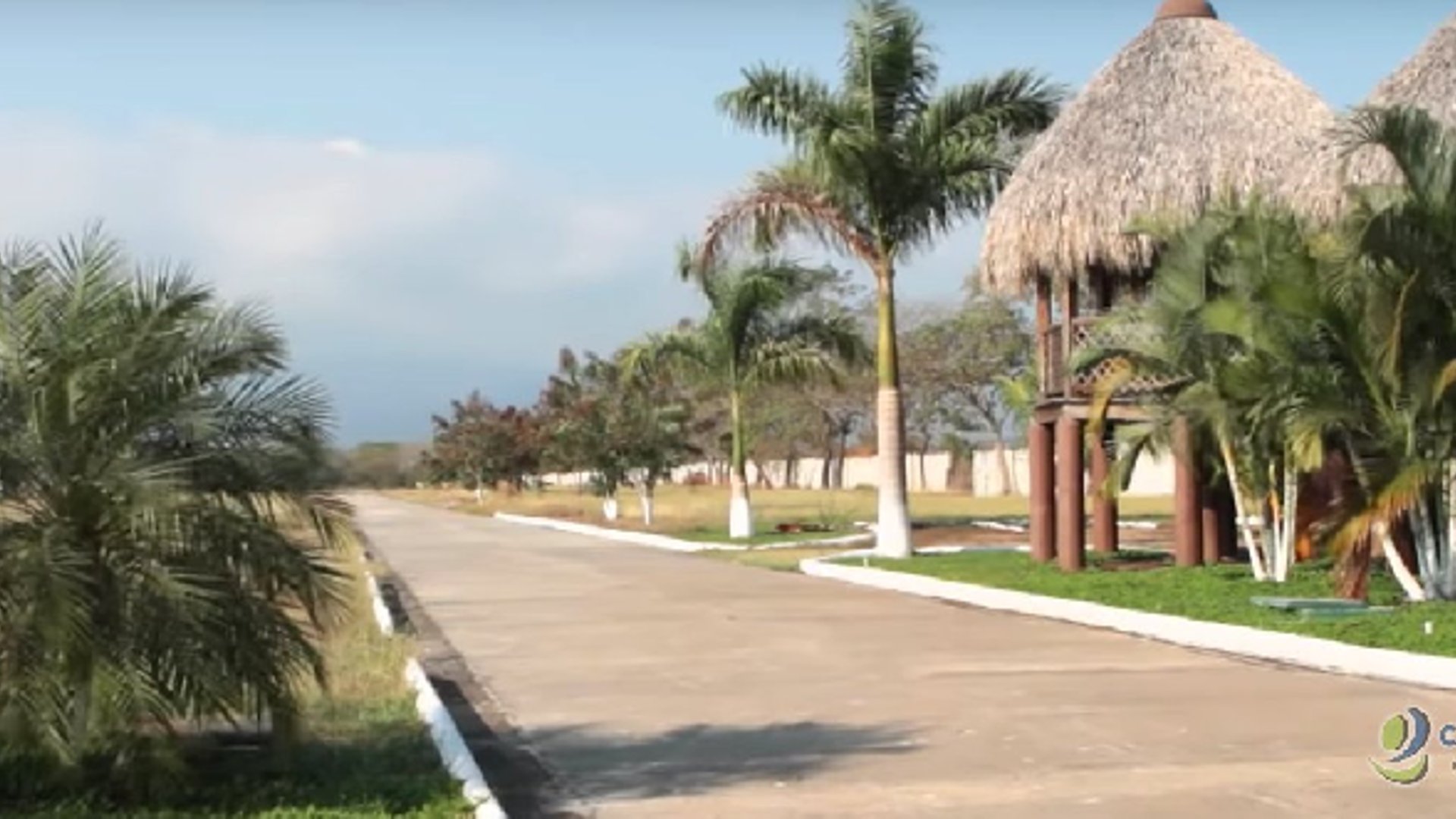 Terreno en venta Residencial Lagunas de Monterrico - Miniatura 3