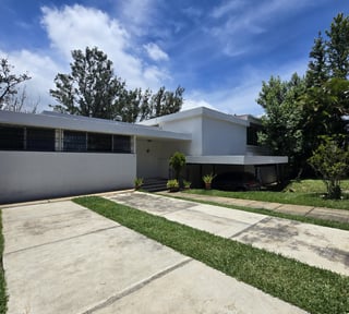En Renta Casa en Zona 15 ideal para oficinas !!